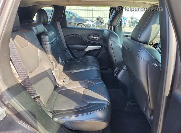 1C4PJMLB1JD520895 2018 JEEP CHEROKEE Gray Vista interior trasera