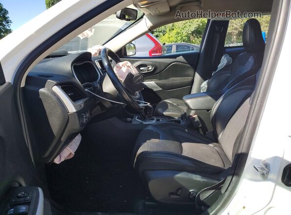 1C4PJMLB1JD603937 2018 JEEP CHEROKEE White Вид салону спереду