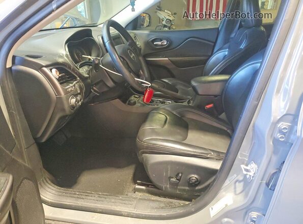 1C4PJMLB1LD609689 2020 JEEP CHEROKEE Gray წინა სალონის ხედი