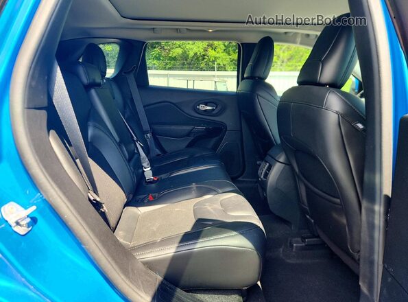1C4PJMLB1MD242102 2021 JEEP CHEROKEE Blue Widok wnętrza z tyłu