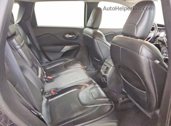 1C4PJMLB2KD174874 2019 JEEP CHEROKEE Black Սալոնի հետևի տեսք