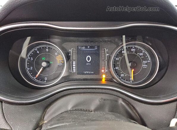 1C4PJMLB2KD174874 2019 JEEP CHEROKEE Black Սարքավորումների վահանակի տեսք