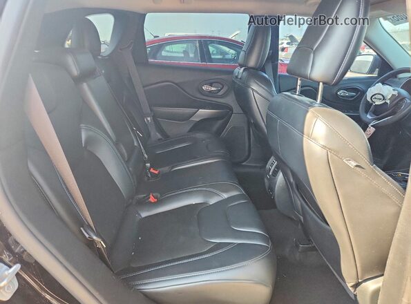 1C4PJMLB2LD651823 2020 JEEP CHEROKEE Black Widok tylnych siedzeń