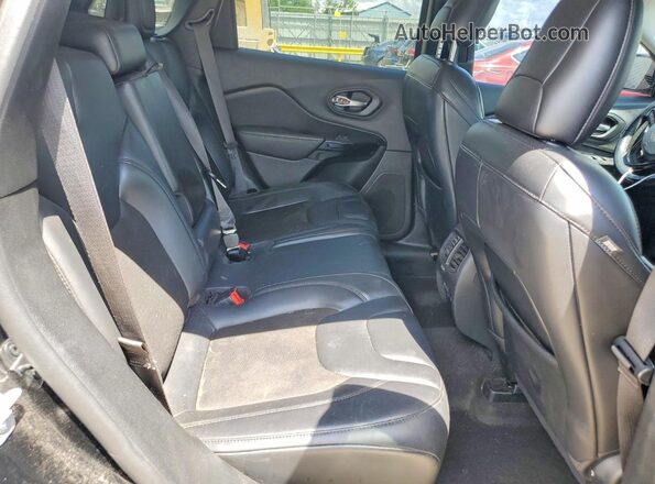 1C4PJMLB3LD537670 2020 JEEP CHEROKEE Black Widok wnętrza z tyłu