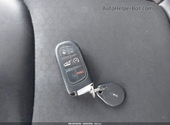 1C4PJMLB5KD362840 2019 JEEP CHEROKEE Серебряный Вид панели приборов