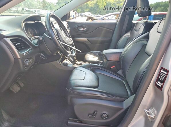 1C4PJMLB5LD548699 2020 JEEP CHEROKEE Silver Vista interior delantera