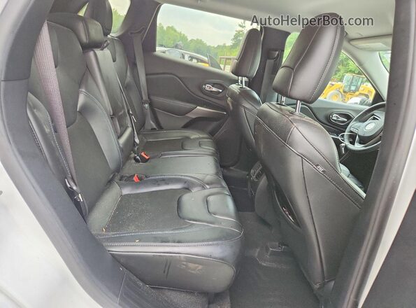 1C4PJMLB6LD590542 2020 JEEP CHEROKEE Белый Вид задних сидений