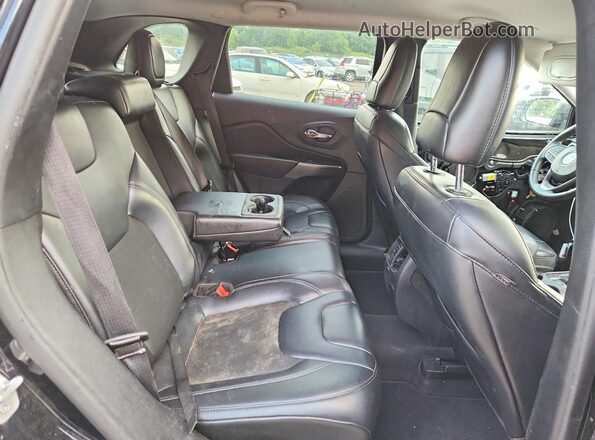 1C4PJMLB6LD650948 2020 JEEP CHEROKEE Black Rear interior view