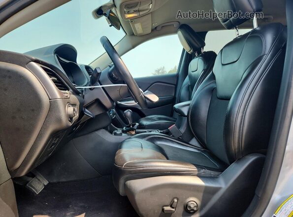 1C4PJMLB7KD252341 2019 JEEP CHEROKEE Silver წინა სალონის ხედი