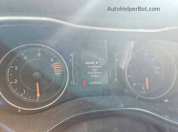 1C4PJMLB7KD321366 2019 JEEP CHEROKEE Black Սարքավորումների վահանակի տեսք