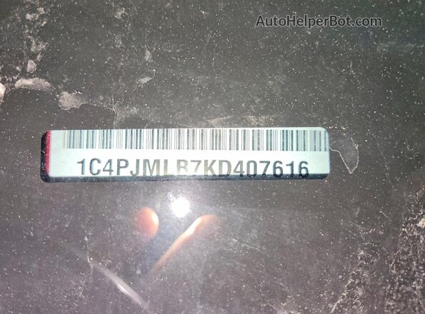 1C4PJMLB7KD407616 2019 JEEP CHEROKEE Burgundy Widok naklejki z numerem VIN