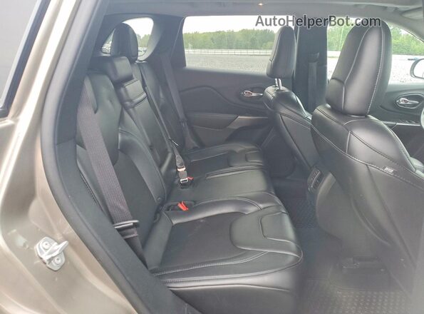 1C4PJMLB8KD309050 2019 JEEP CHEROKEE Brown უკანა სალონის ხედი