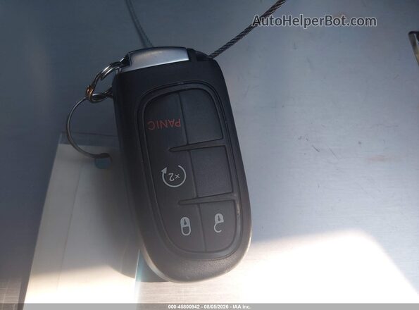 1C4PJMLB8KD390258 2019 JEEP CHEROKEE Gray Dashboard view