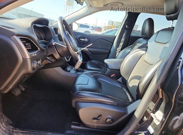 1C4PJMLB8KD423730 2019 JEEP CHEROKEE Black Widok wnętrza z przodu