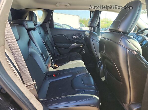 1C4PJMLB8KD423730 2019 JEEP CHEROKEE Black Widok wnętrza z tyłu