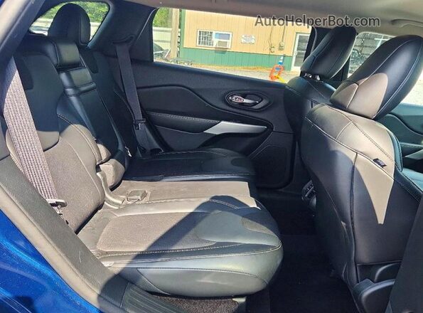 1C4PJMLB9JD548170 2018 JEEP CHEROKEE Blue Հետևի նստատեղերի տեսք