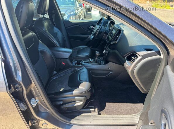 1C4PJMLB9KD182017 2019 JEEP CHEROKEE Gray Front view