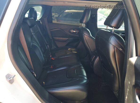 1C4PJMLB9KD365059 2019 JEEP CHEROKEE White უკანა სალონის ხედი