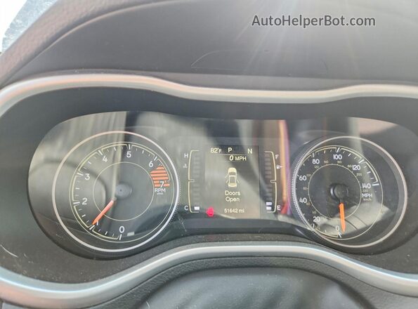 1C4PJMLBXJD569724 2018 JEEP CHEROKEE Синий Вид щитка приборов