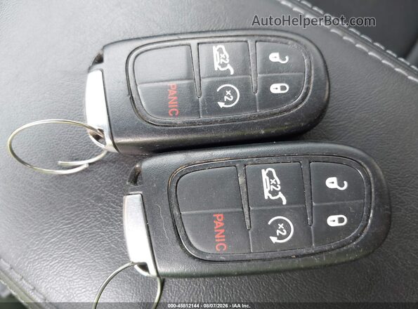 1C4PJMLN2KD143084 2019 JEEP CHEROKEE Black Dashboard view