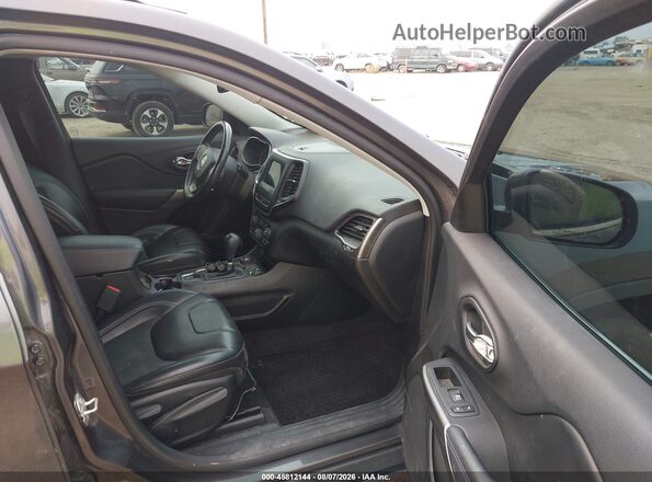 1C4PJMLN2KD143084 2019 JEEP CHEROKEE Black Front interior view