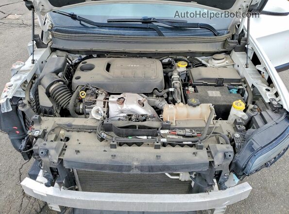 1C4PJMLN6KD335687 2019 JEEP CHEROKEE White Rear interior view