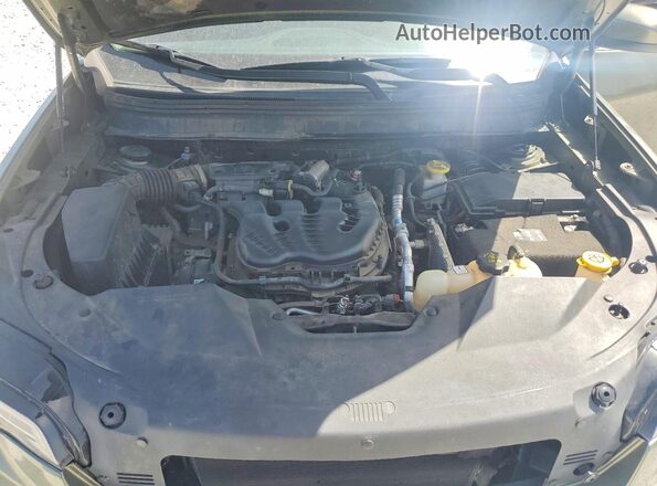 1C4PJMLX0KD208466 2019 JEEP CHEROKEE Green ძრავის განყოფილების ხედი