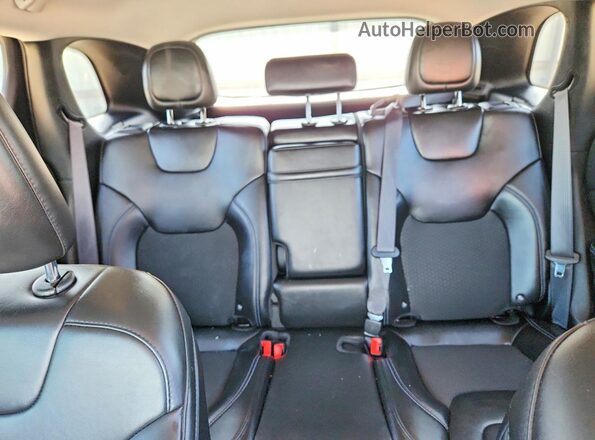 1C4PJMLX3KD104165 2019 JEEP CHEROKEE Silver Вид задніх сидінь
