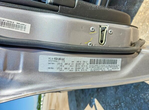 1C4PJMLX3KD104165 2019 JEEP CHEROKEE Silver Вид наклейки з VIN-кодом