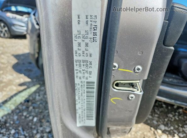 1C4PJMLX4JD539405 2018 JEEP CHEROKEE Silver Widok komory silnika