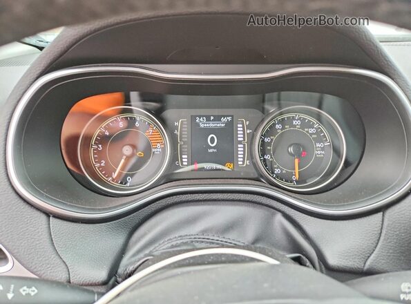 1C4PJMLX5KD217356 2019 JEEP CHEROKEE Silver ხელსაწყოთა პანელის ხედი
