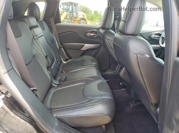 1C4PJMLX6JD545593 2018 JEEP CHEROKEE Black Rear interior view
