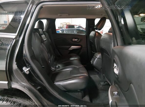1C4PJMLX7JD607695 2018 JEEP CHEROKEE Black VIN կոդի պիտակի տեսք
