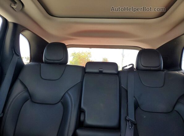 1C4PJMLX7LD642515 2020 JEEP CHEROKEE Gray Rear seats view