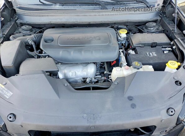 1C4PJMMB6PD106390 2023 JEEP CHEROKEE Black ძრავის განყოფილების ხედი