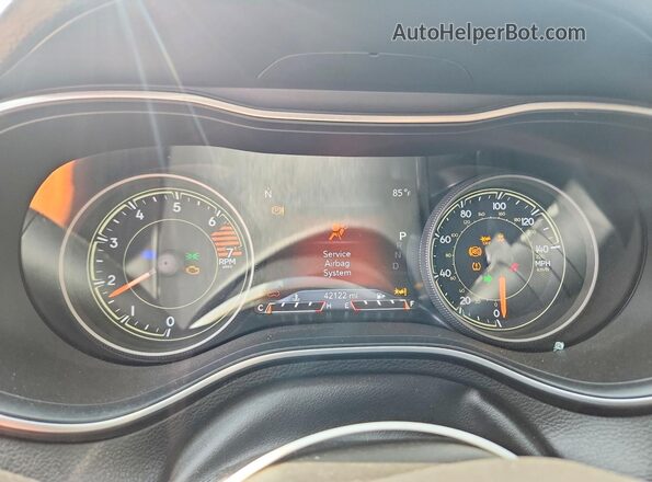 1C4PJMMB9PD110174 2023 JEEP CHEROKEE White Սարքավորումների վահանակի տեսք
