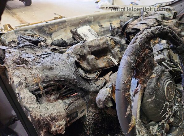 1C4PJMMX2ND519304 2022 JEEP CHEROKEE Silver Սարքավորումների վահանակի տեսք
