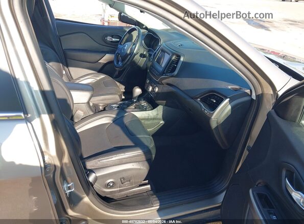 1C4PJMMX3MD185685 2021 JEEP CHEROKEE Cream Front interior view