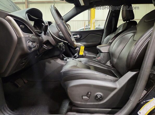1C4PJMMX8MD232547 2021 JEEP CHEROKEE Black წინა სალონის ხედი