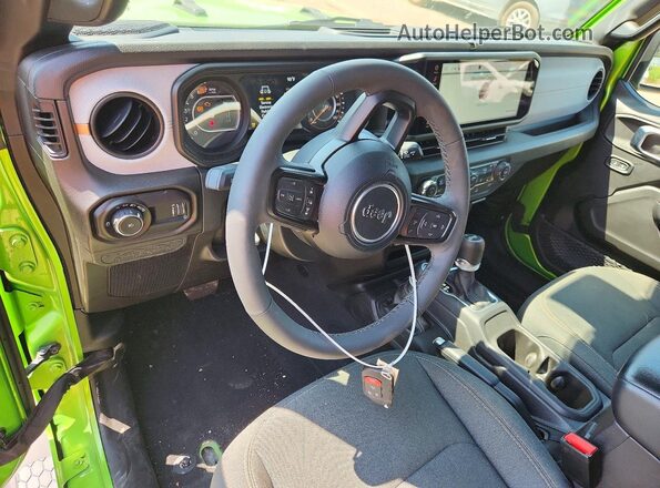 1C4PJXAN7SW575694 2025 JEEP WRANGLER Green Вид панелі приладів