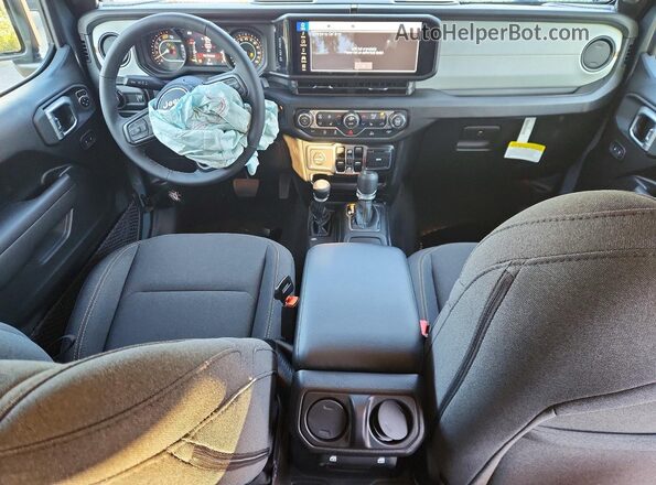 1C4PJXDN8TW223785 2026 JEEP WRANGLER Серый Вид панели приборов