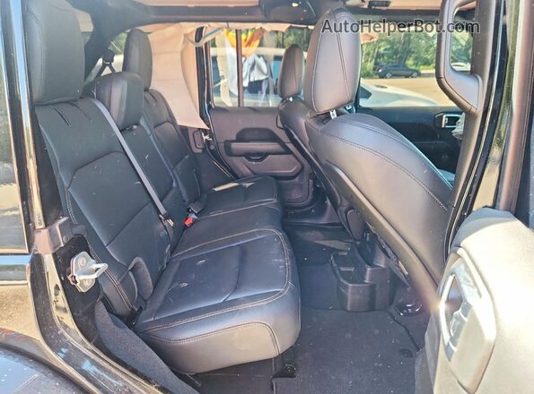 1C4PJXEG2SW635781 2025 JEEP WRANGLER Black Вид задньої частини салону
