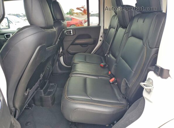 1C4PJXEG3RW239496 2024 JEEP WRANGLER Белый Вид задней части салона