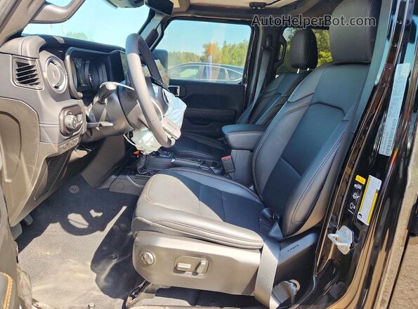 1C4PJXEG6TW175056 2026 JEEP WRANGLER Black Вид салону спереду