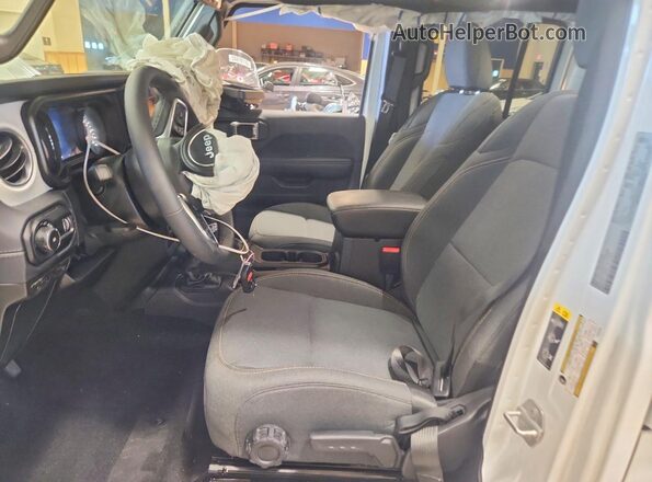 1C4PJXEG8TW254289 2026 JEEP WRANGLER White Вид салону спереду