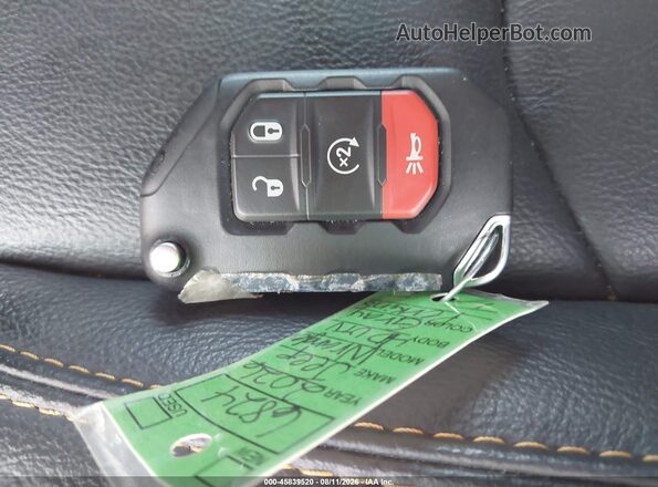 1C4PJXEGXTW249255 2026 JEEP WRANGLER Blue წინა პანელის ხედი