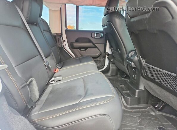 1C4PJXEN4SW651527 2025 JEEP WRANGLER White უკანა სალონის ხედი
