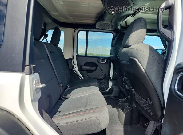 1C4PJXFG5TW184538 2026 JEEP WRANGLER Белый Вид задней части салона