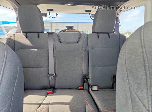 1C4PJXFG5TW184538 2026 JEEP WRANGLER Белый Вид задних сидений