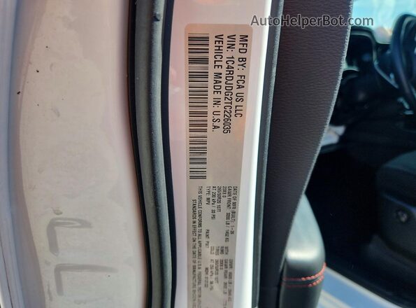 1C4RDJDG2TC226035 2026 DODGE DURANGO White სალონის 360-გრადუსიანი ხედი